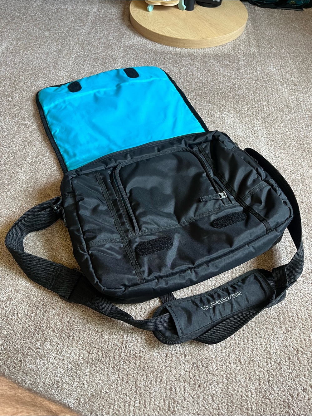 VTG 00’s / Y2K Quiksilver Black & Blue Satchel Bag - Picture 4 of 6
